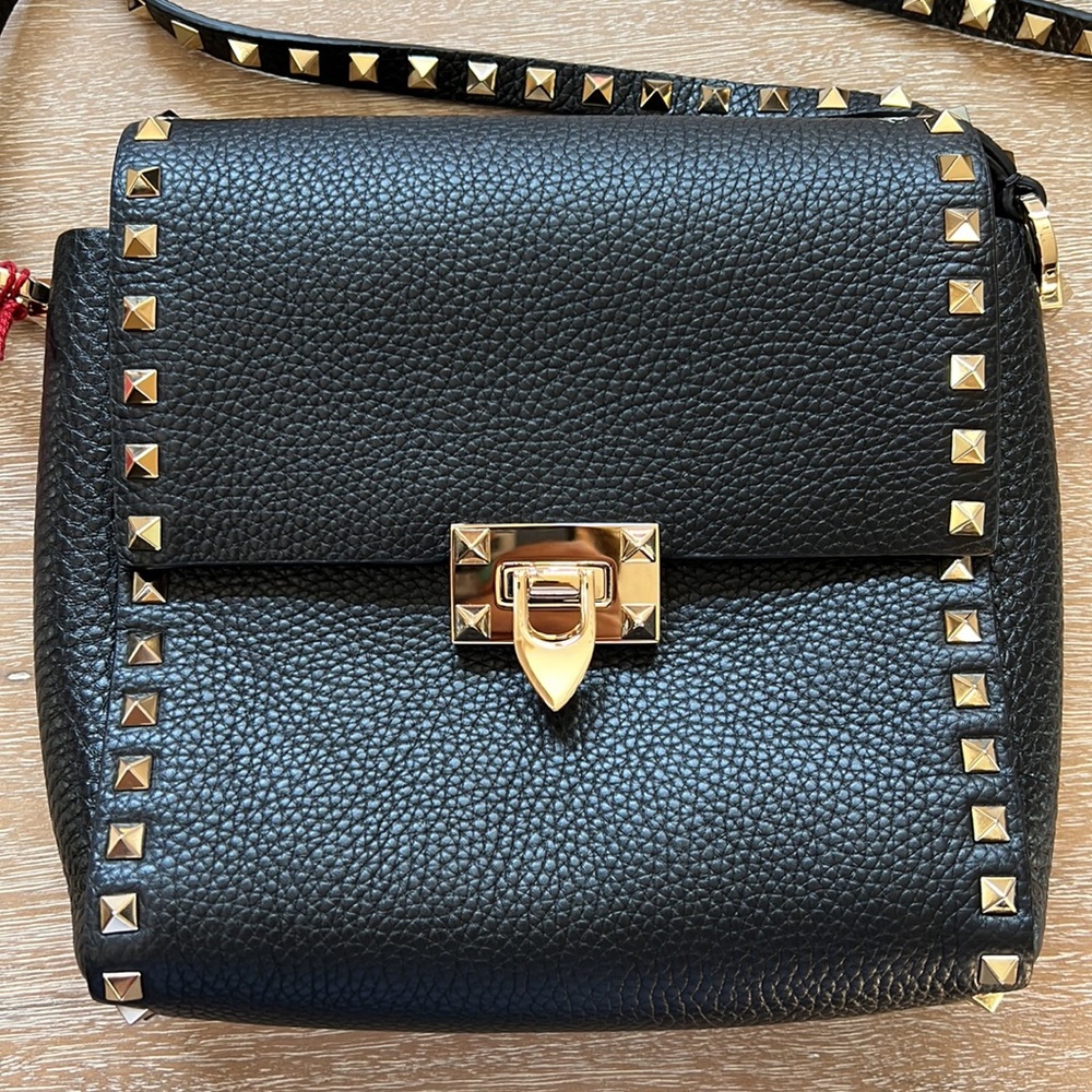 Valentino Garavani Rockstud Leather Shoulder Bag - Picture 10 of 10
